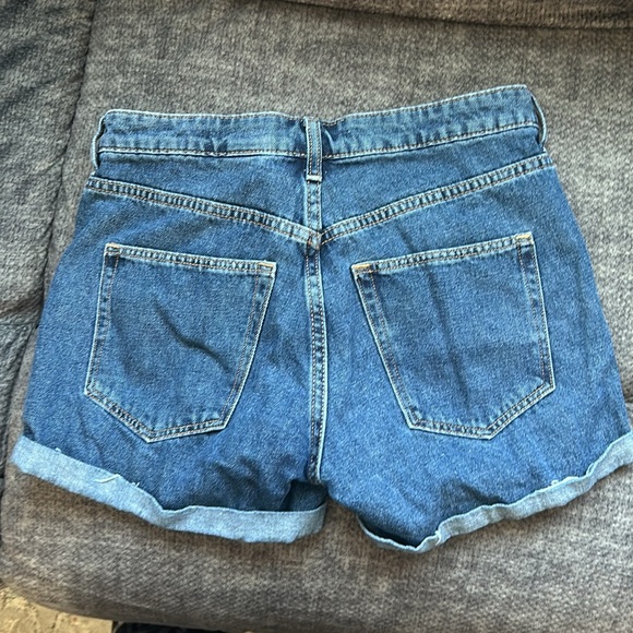 Blue Jean Shorts sized 6 - Picture 2 of 3